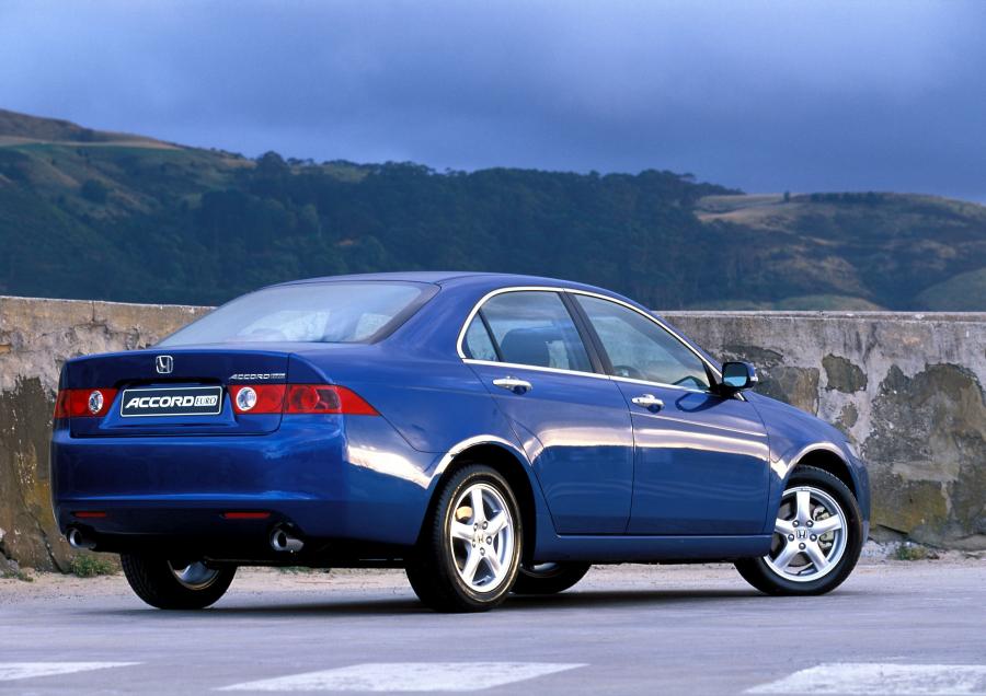  Honda Accord Euro 2003 года  (AU) (фото 9 из 12)
